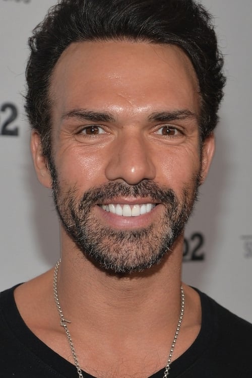 Picture of Darren Shahlavi