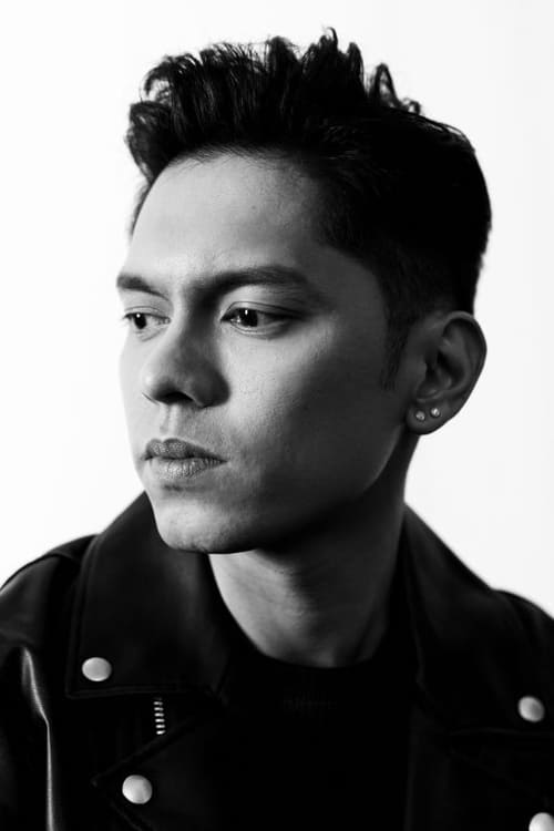 Picture of Carlo Aquino