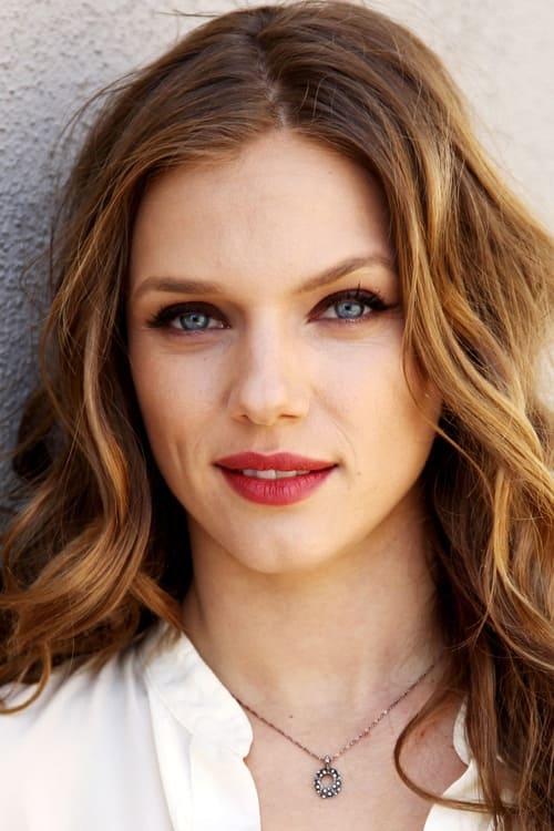 Picture of Tracy Spiridakos