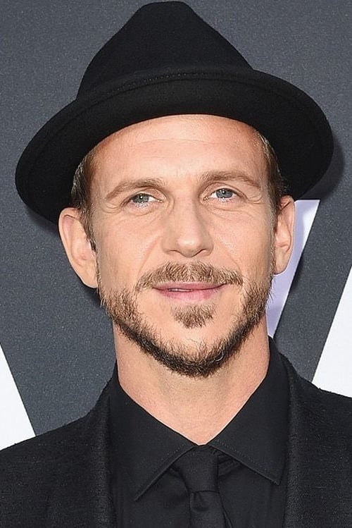 Picture of Gustaf Skarsgård