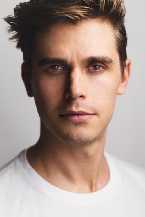 Picture of Antoni Porowski