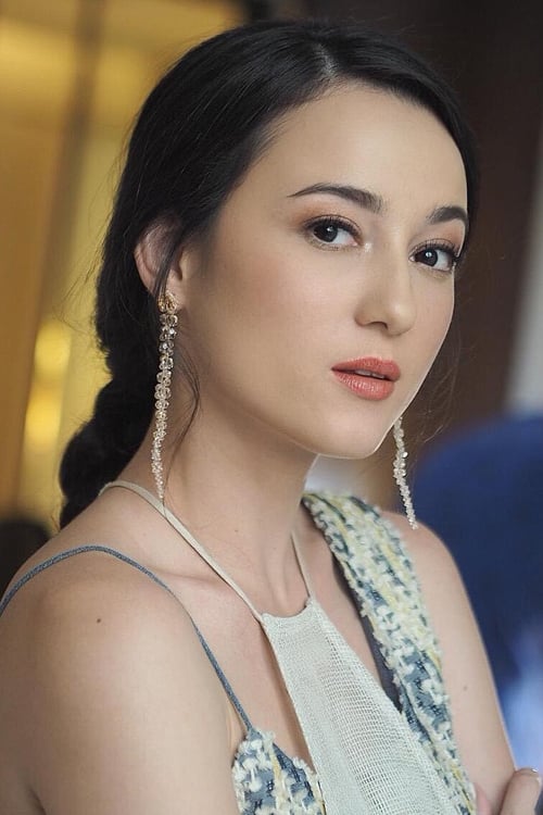 Picture of Julie Estelle