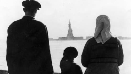 Still image taken from Ellis Island, une histoire du rêve Américain