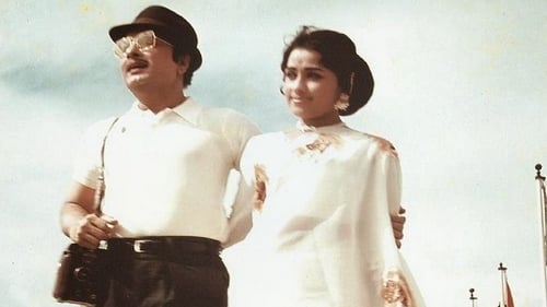 Still image taken from உலகம் சுற்றும் வாலிபன்